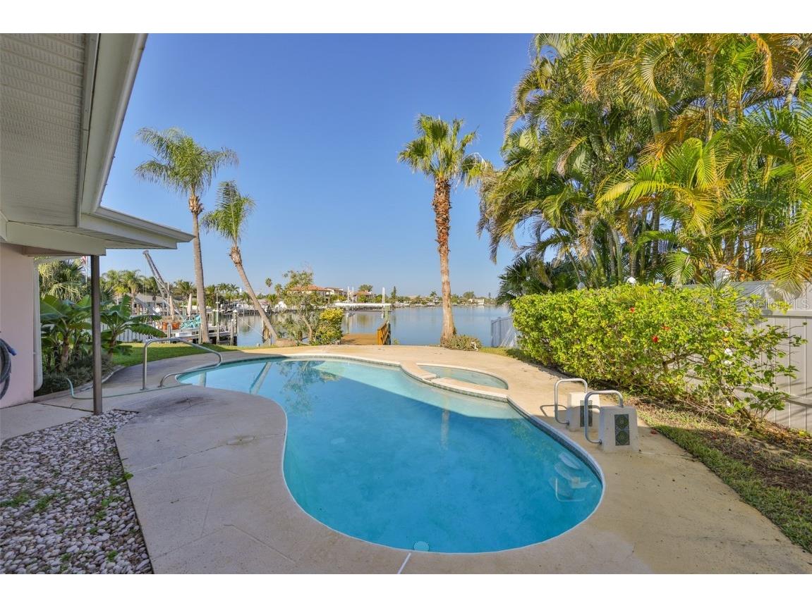 410 Harbor Drive N Indian Rocks Beach FL 33785 - INTRACOASTAL WATERWAY TB8450453 image14