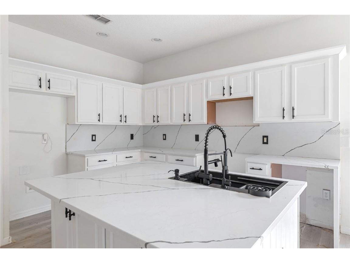 410 Las Fuentes Drive Kissimmee FL 34746 TB8433448 image3