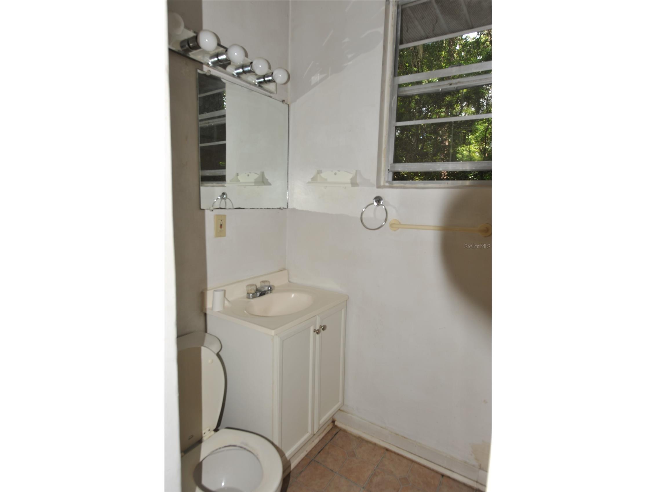 410 NW 19th Lane #B Gainesville FL 32609 GC538695 image24