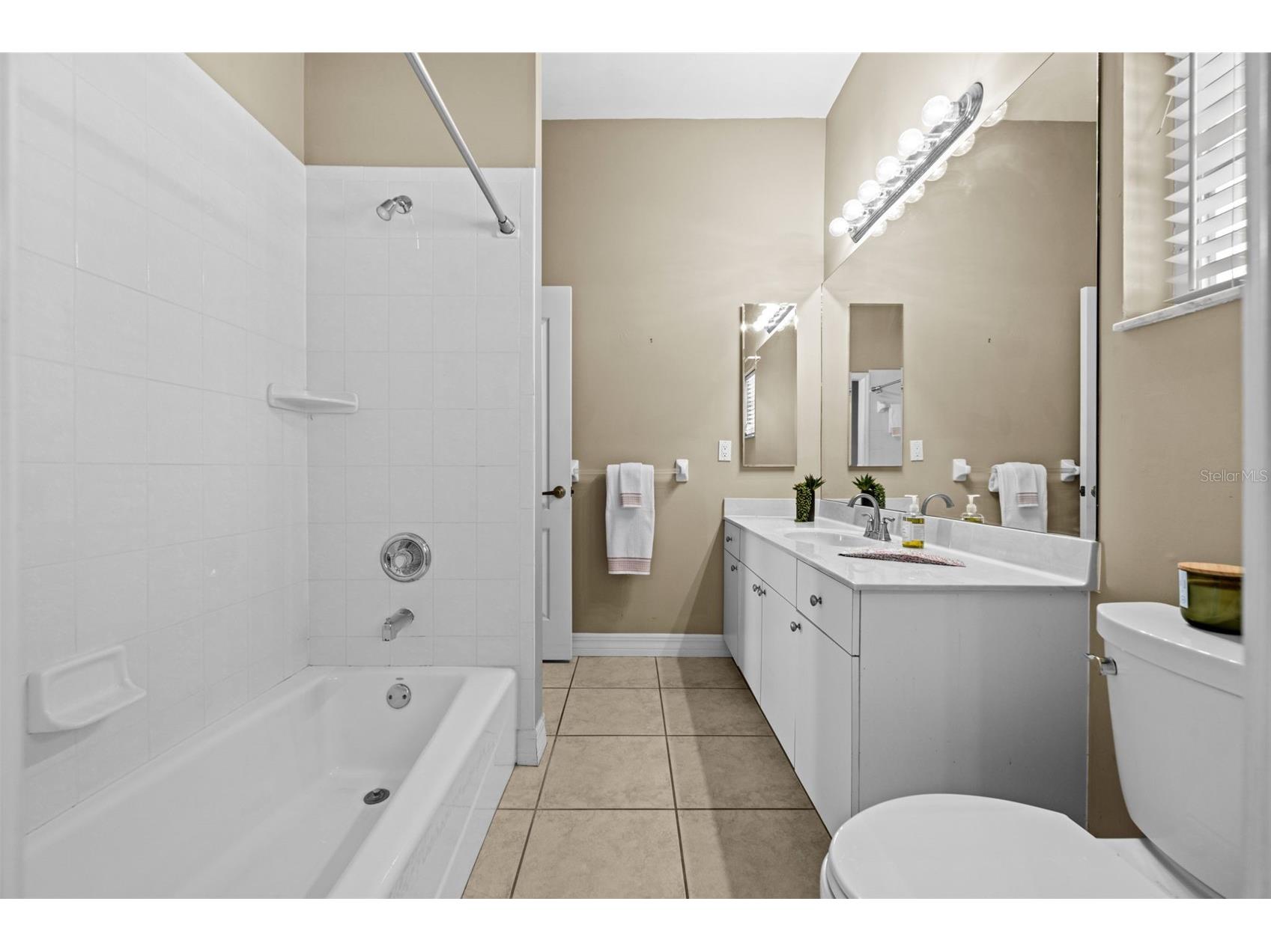 410 SE 20th Court Cape Coral FL 33990 C7523753 image32