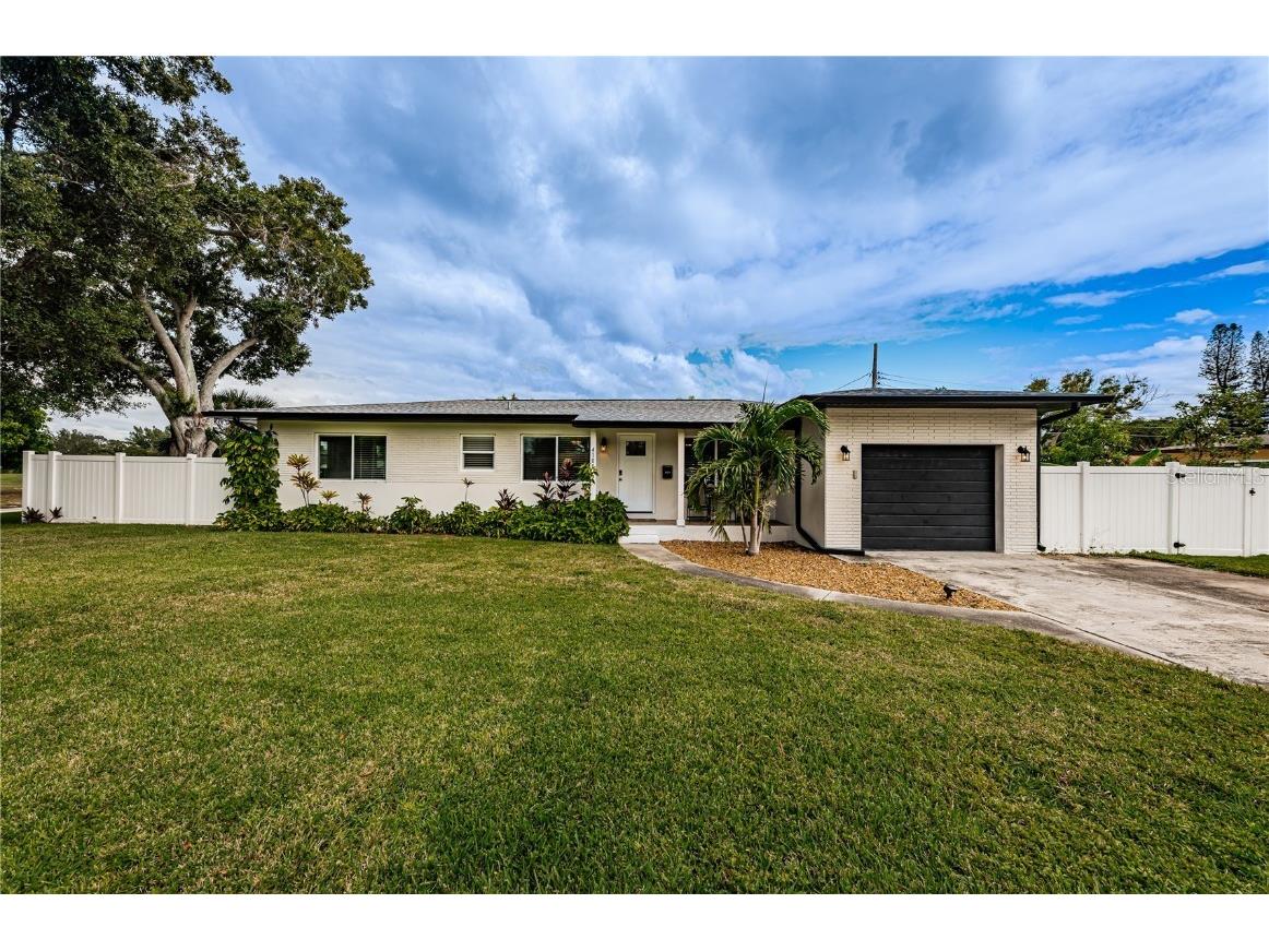 4100 Alberca Way S Saint Petersburg FL 33712 U8218784 image1