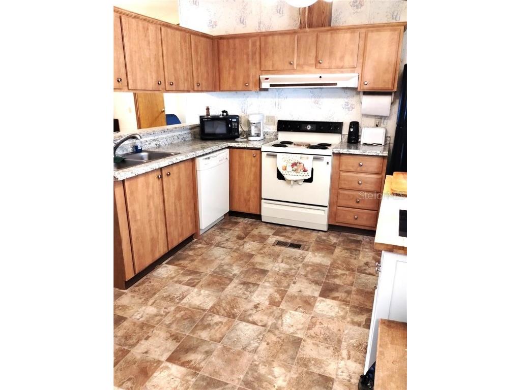 4100 Carefree Way Zephyrhills FL 33541 TB8392634 image14