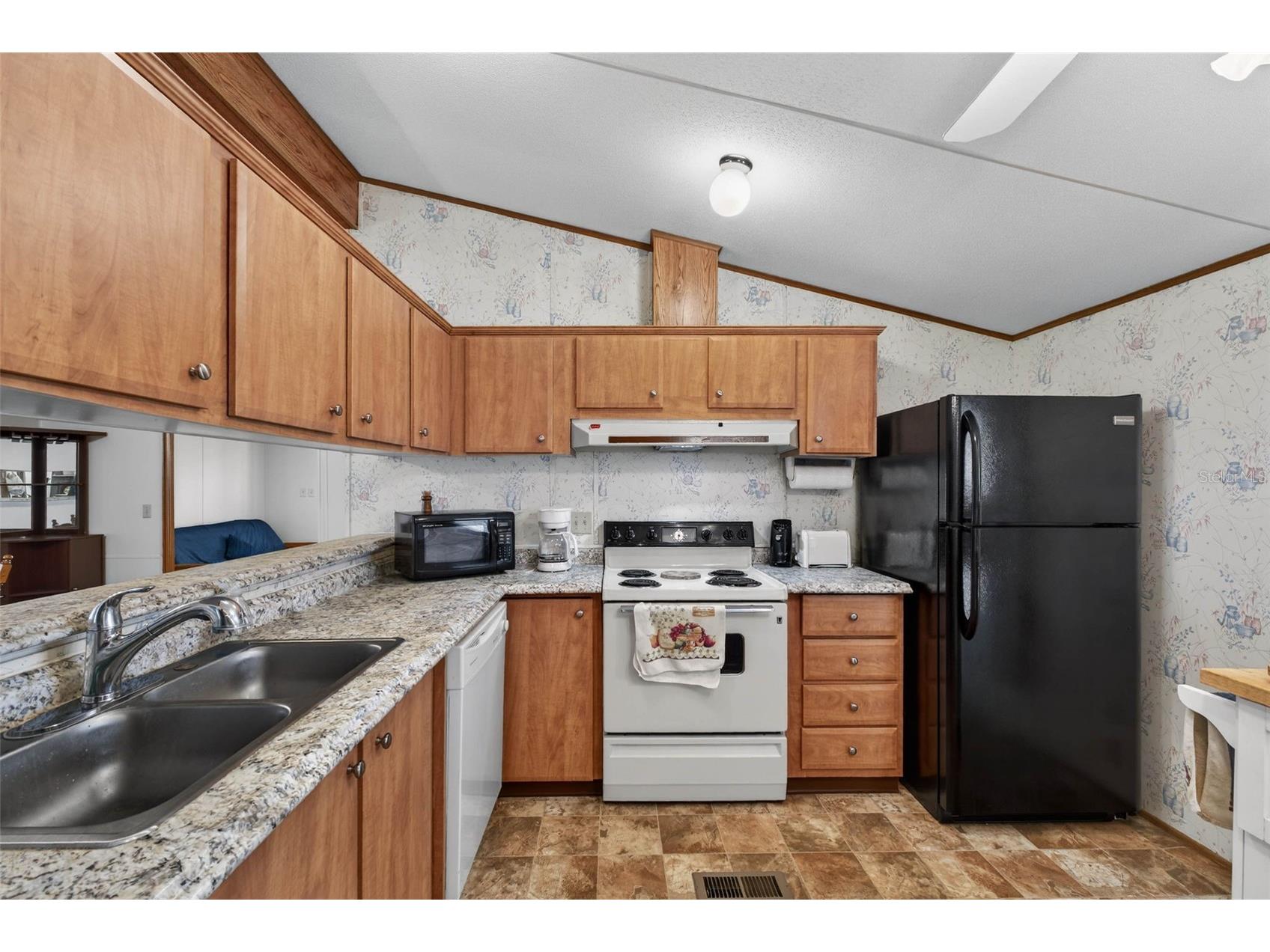 4100 Carefree Way Zephyrhills FL 33541 TB8493142 image18