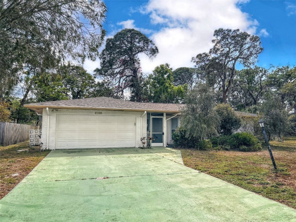 4100 Tee Road Sarasota FL 34235 A4564119 image1