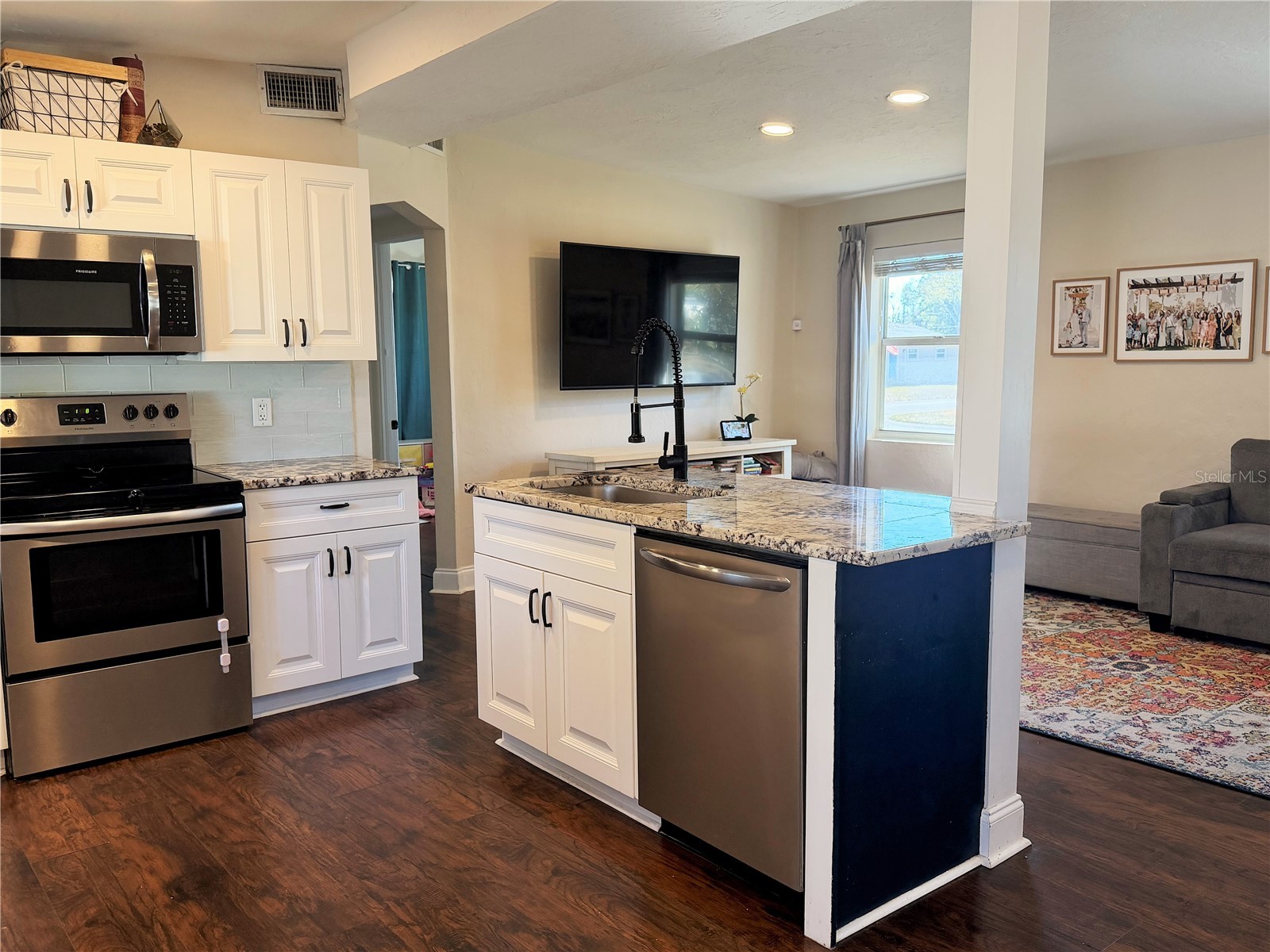 4101 11th Avenue N Saint Petersburg FL 33713 TB8475234 image8