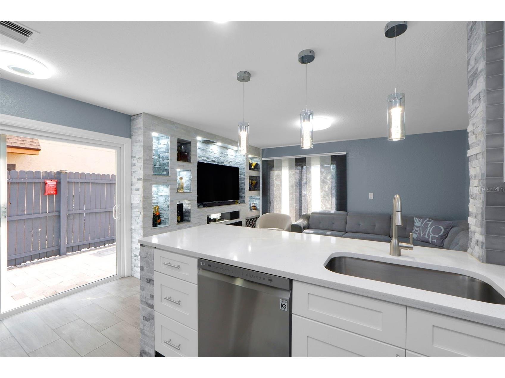 4101 Brigadoon Circle Clearwater FL 33759 TB8518179 image8