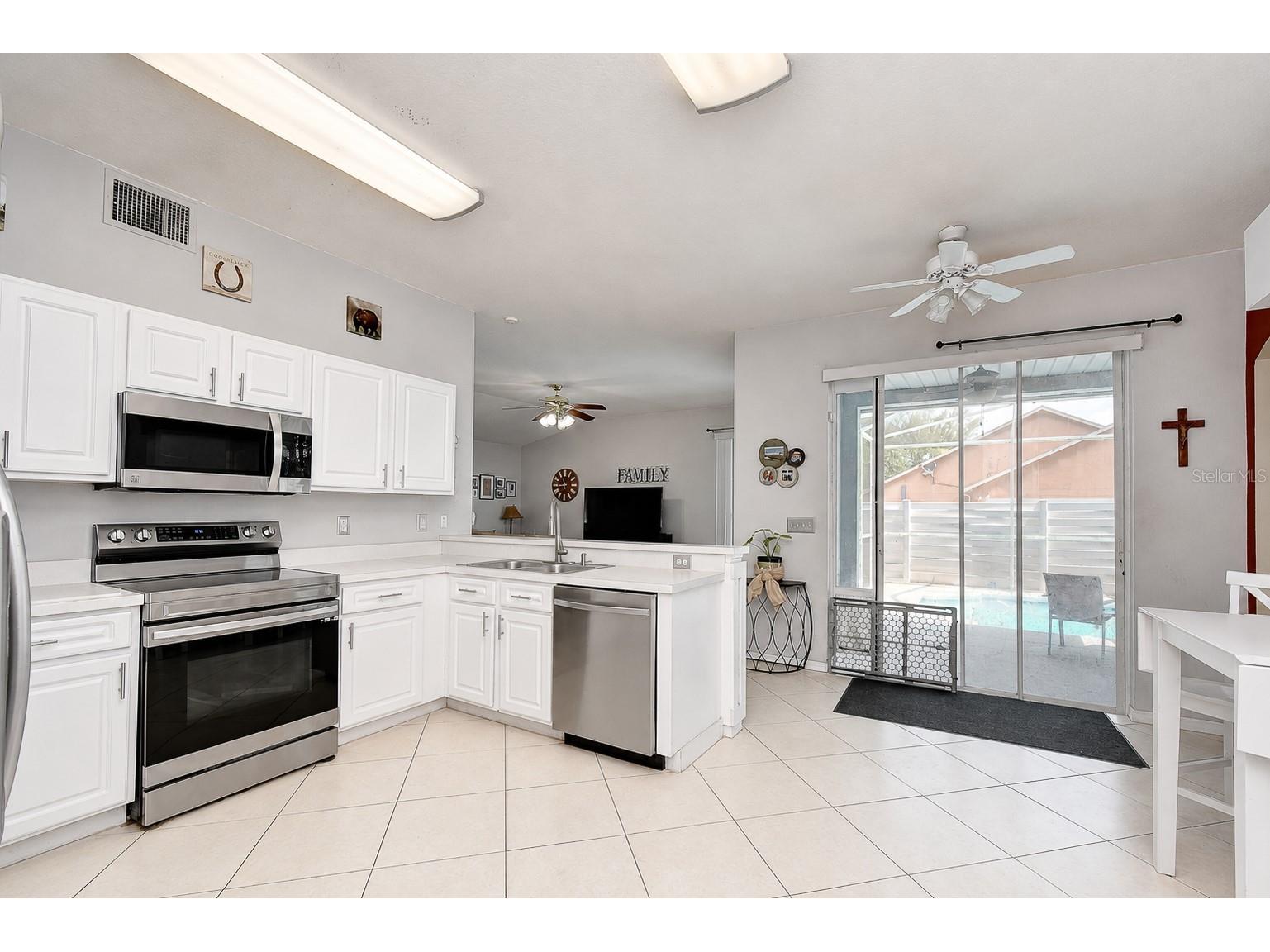 4102 Amber Ridge Lane Valrico FL 33594 TB8528707 image8