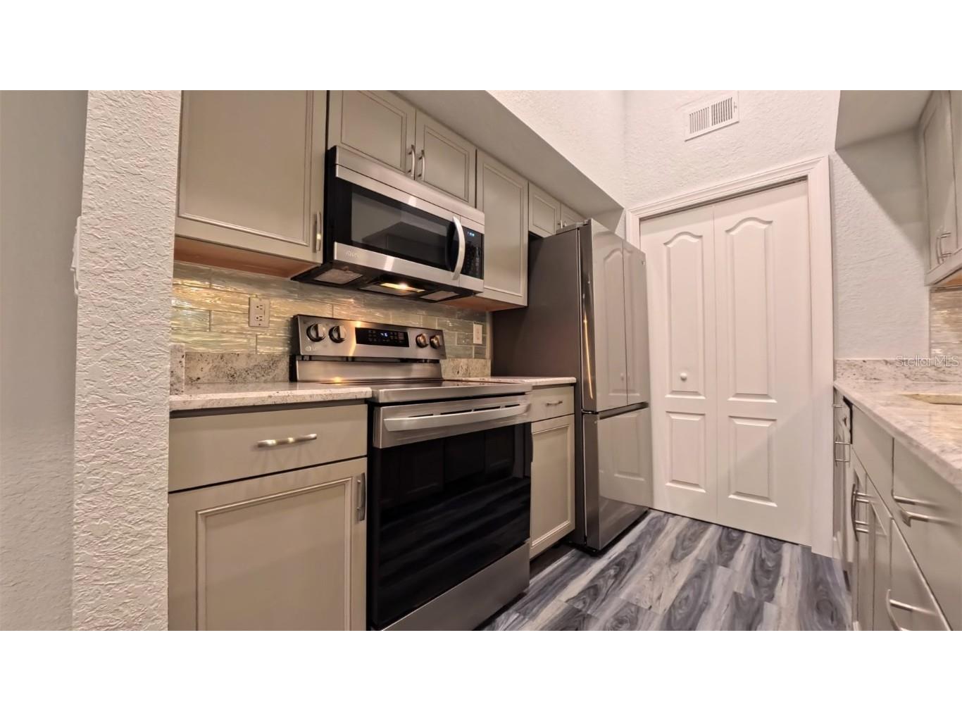 4102 Central Sarasota Parkway #924 Sarasota FL 34238 A4666289 image13