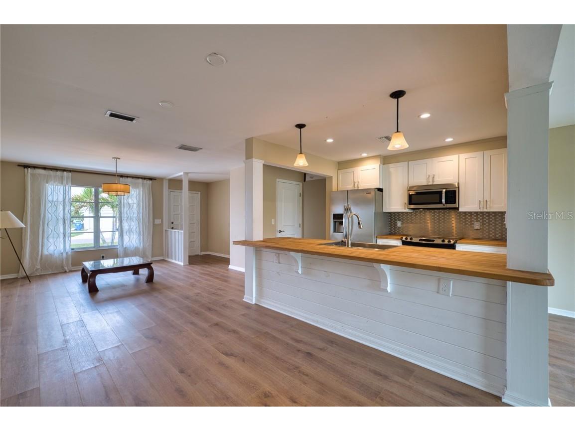 4102 Lakewood Avenue Bradenton FL 34208 A4670472 image4