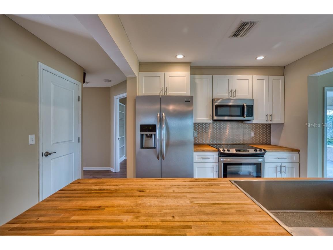 4102 Lakewood Avenue Bradenton FL 34208 A4670472 image9