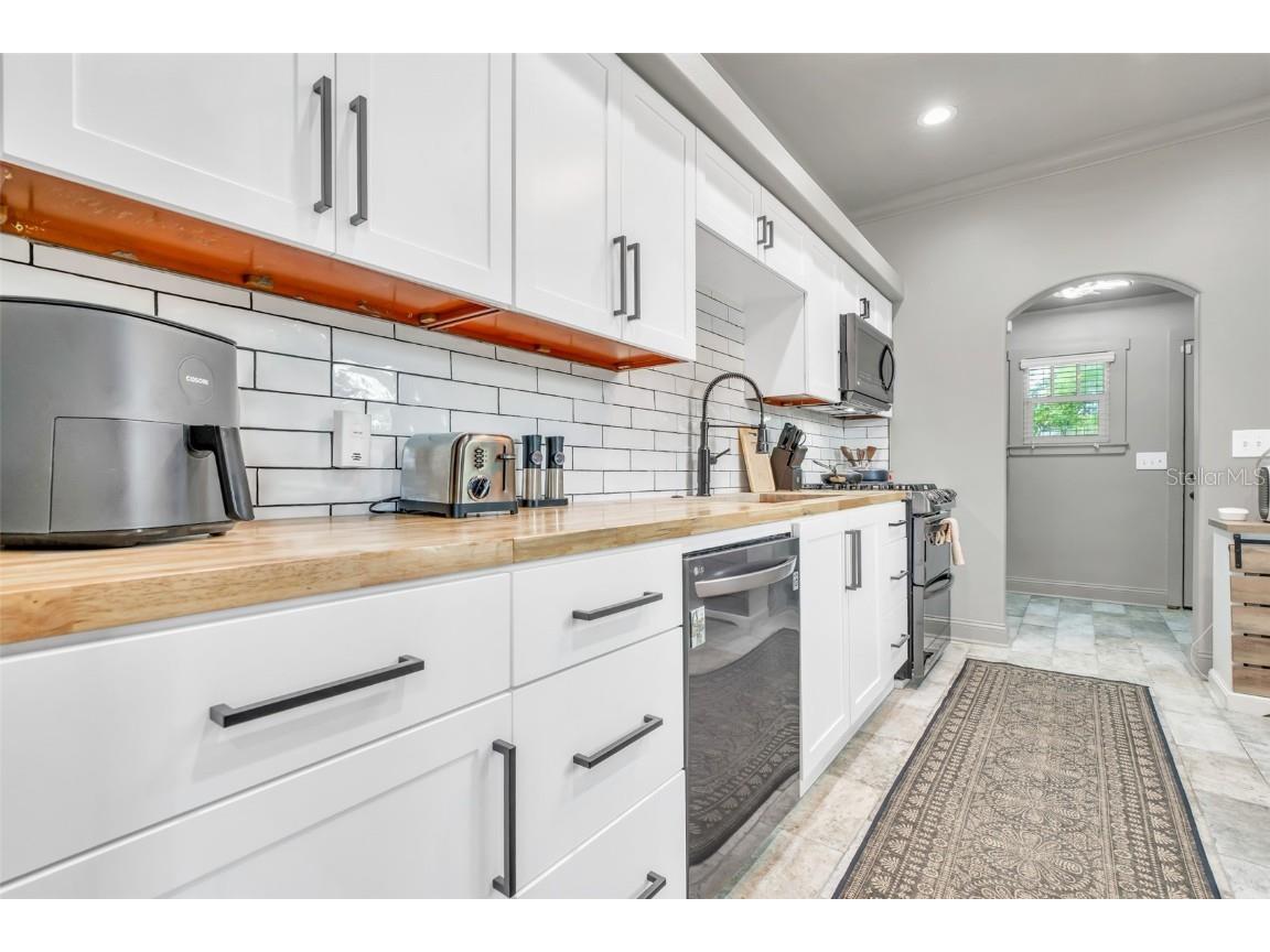 4102 N Branch Avenue Tampa FL 33603 TB8433827 image11