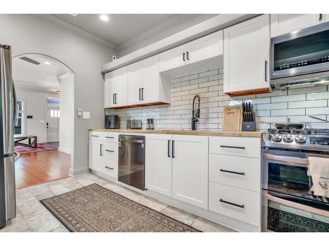 4102 N Branch Avenue Tampa FL 33603 TB8433827 image13