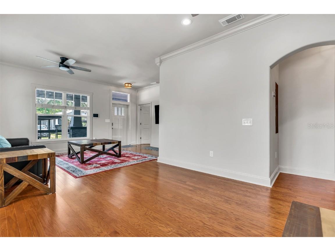 4102 N Branch Avenue Tampa FL 33603 TB8433827 image6