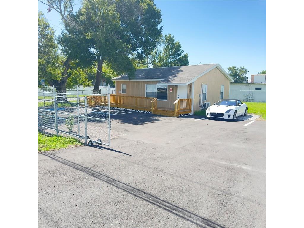 4102 W Crest Avenue Tampa FL 33614 T3543425 image1