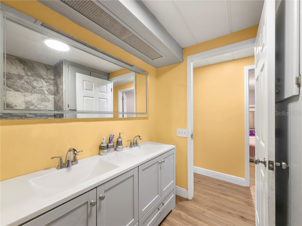 4102 Woodland Circle Deland FL 32724 V4945780 image16