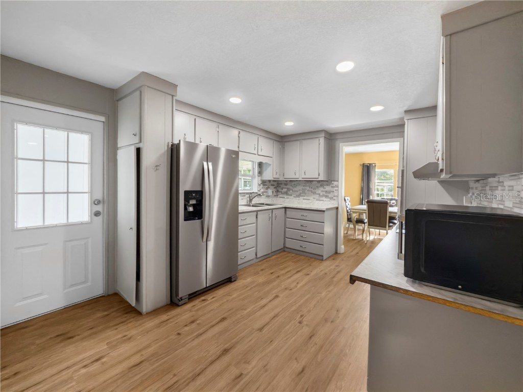 4102 Woodland Circle Deland FL 32724 V4945780 image6