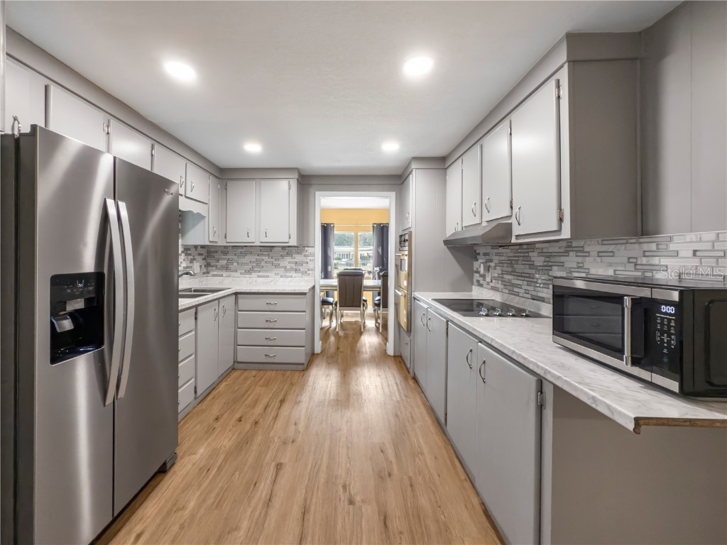 4102 Woodland Circle Deland FL 32724 V4945780 image7