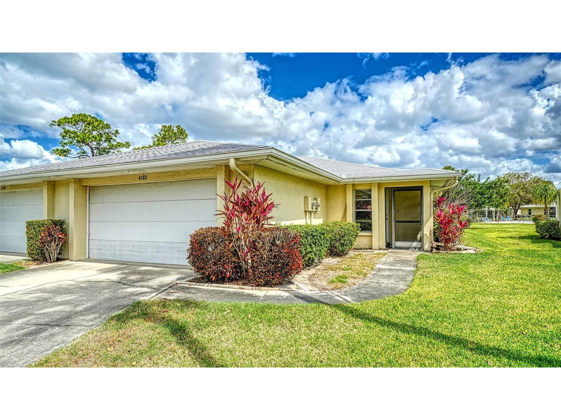 4103 Center Gate Boulevard #2 Sarasota FL 34233 A4687187 image1