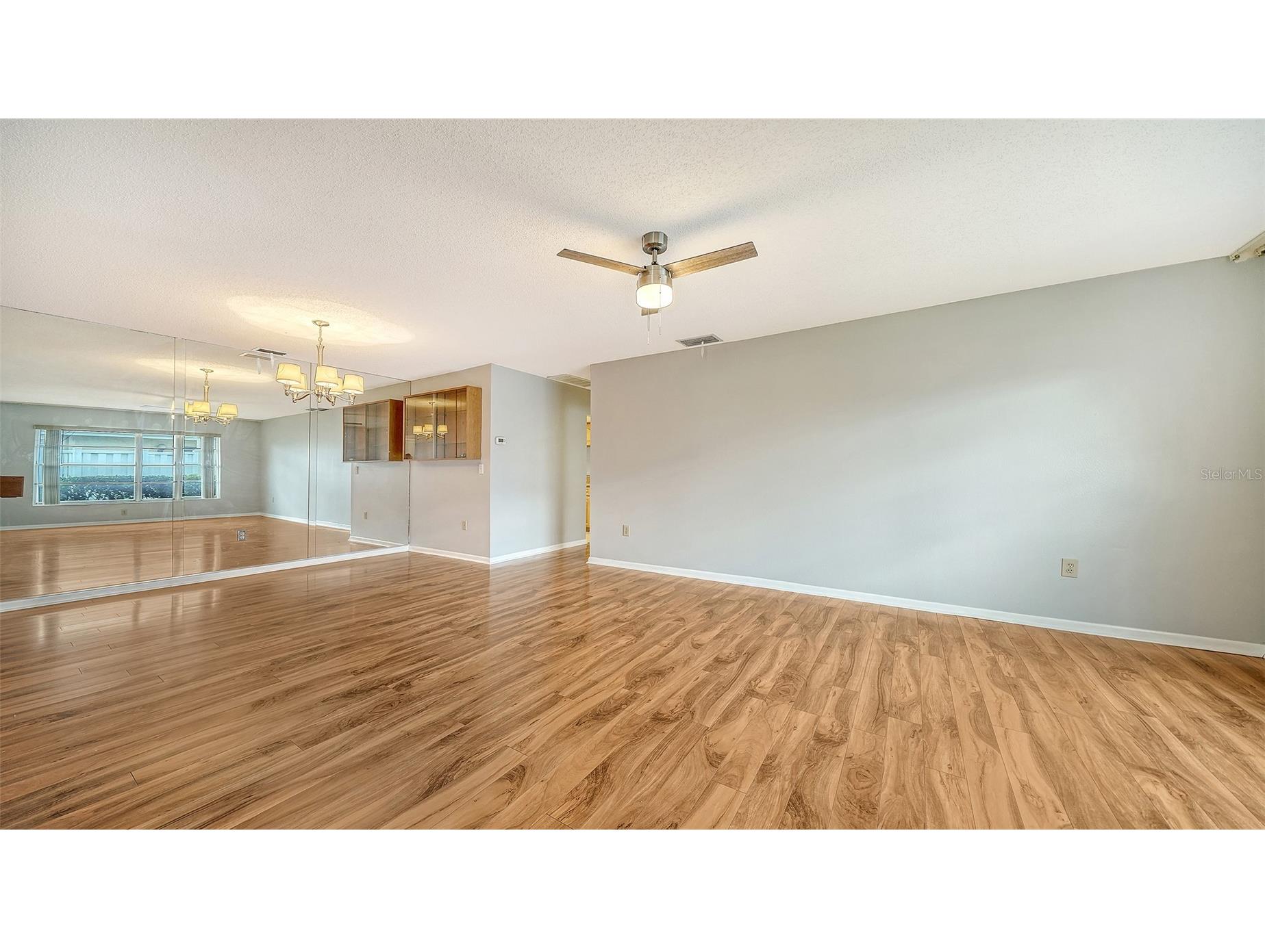 4103 Center Gate Boulevard #2 Sarasota FL 34233 A4687187 image3