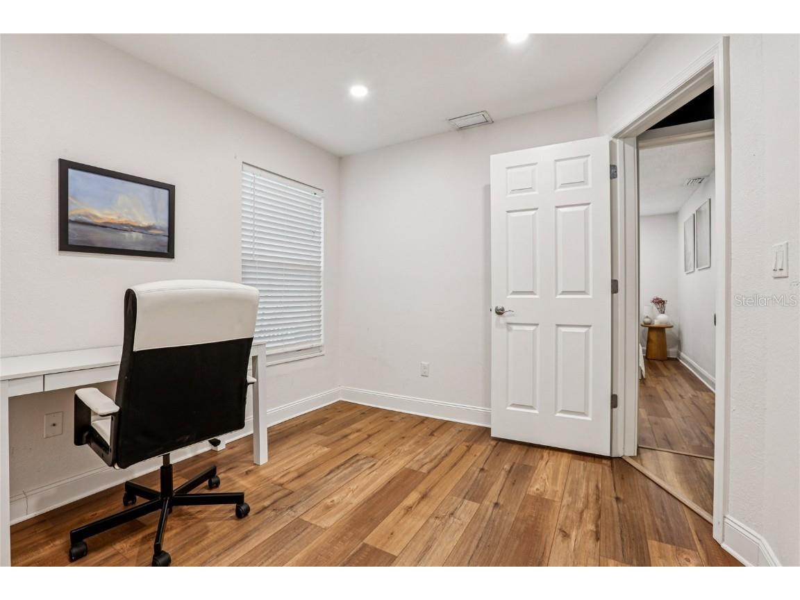 4104 N Seminole Avenue Tampa FL 33603 TB8449256 image21