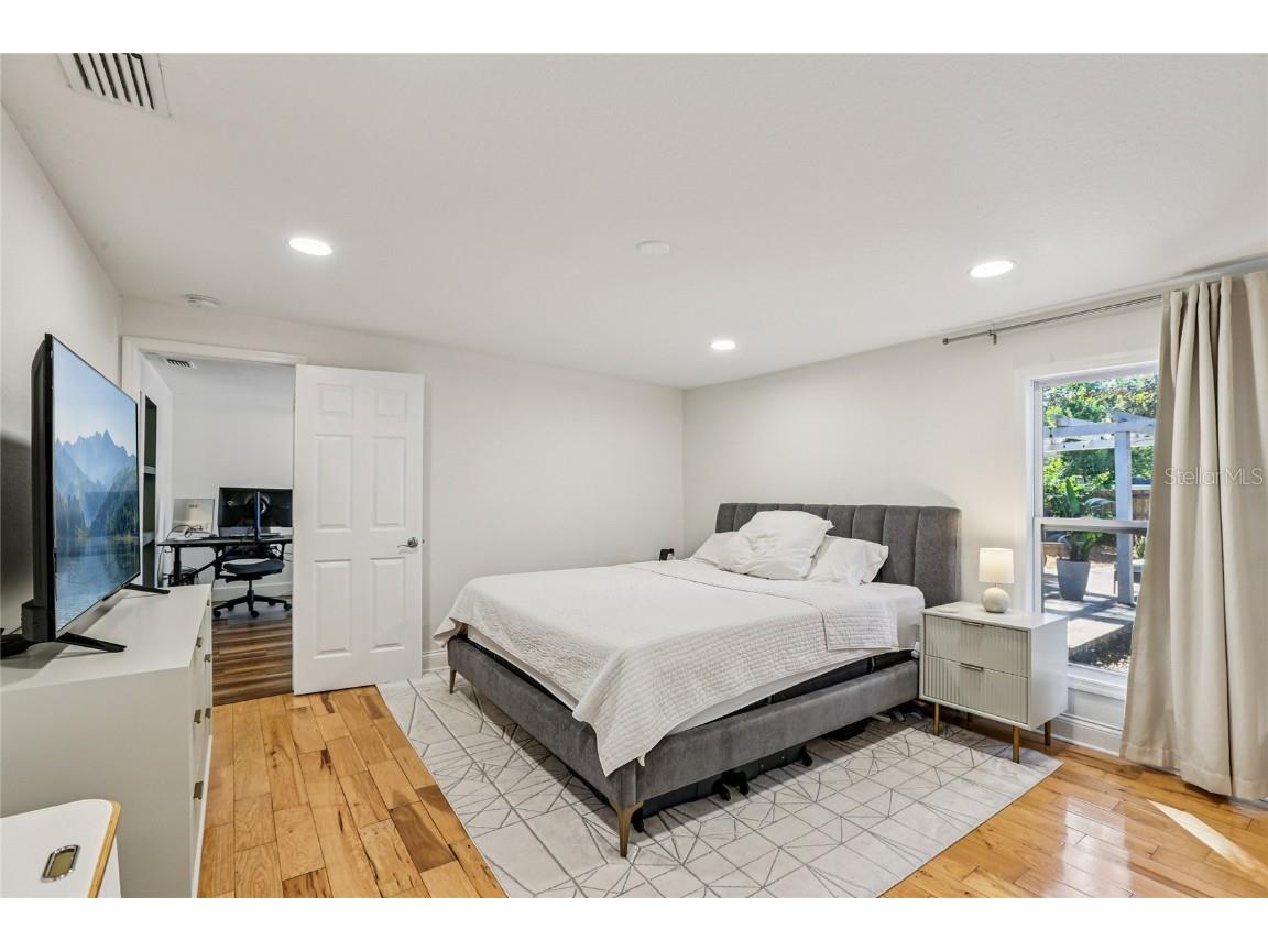 4104 N Seminole Avenue Tampa FL 33603 TB8449256 image26