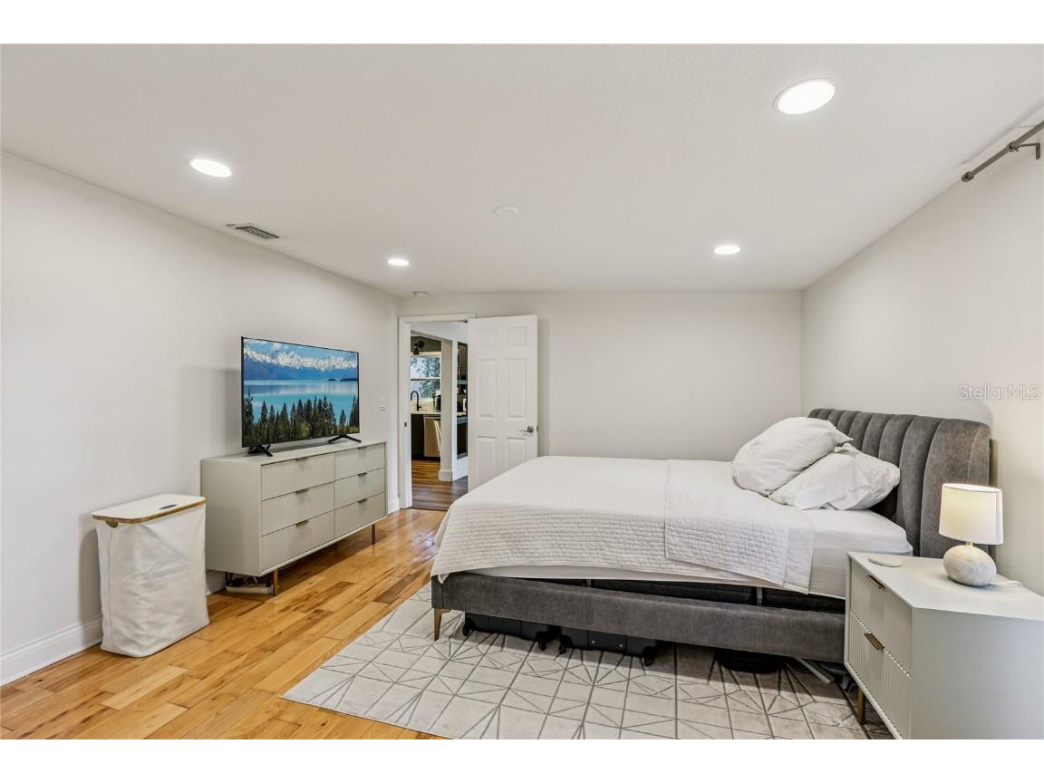 4104 N Seminole Avenue Tampa FL 33603 TB8449256 image27