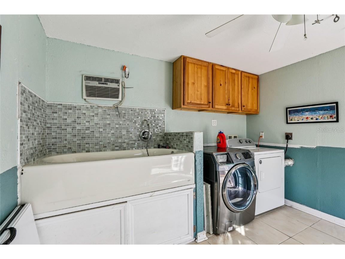 4104 N Seminole Avenue Tampa FL 33603 TB8449256 image34