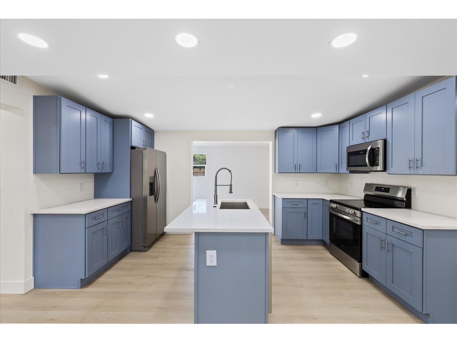 4104 W Montgomery Terrace Tampa FL 33616 TB8522249 image2