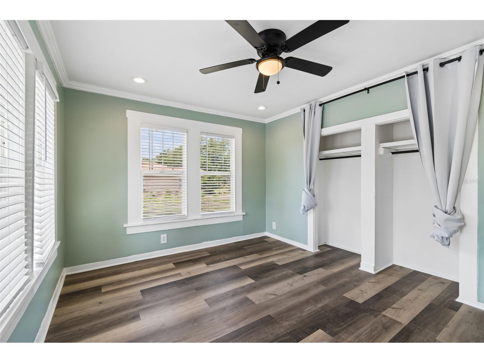 4105 18th Avenue S Saint Petersburg FL 33711 TB8501353 image40