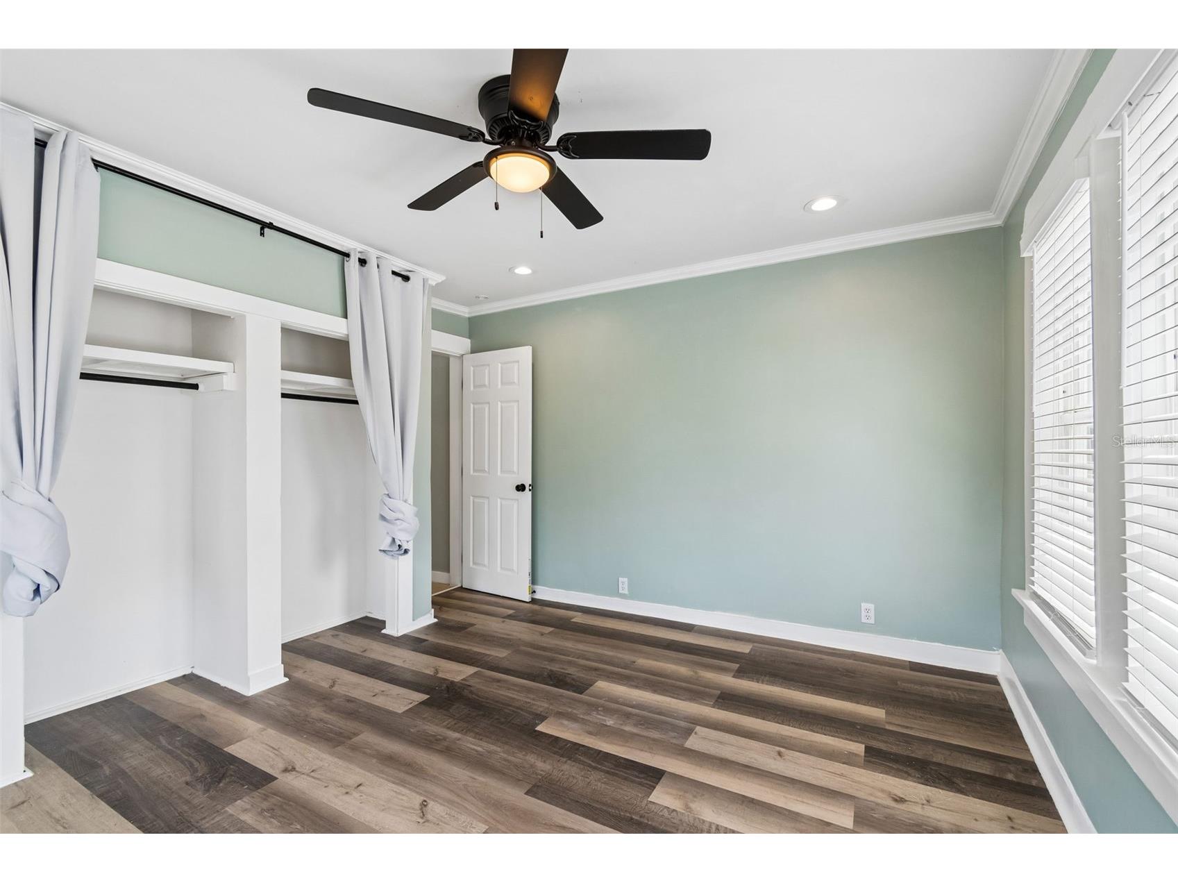 4105 18th Avenue S Saint Petersburg FL 33711 TB8501353 image41