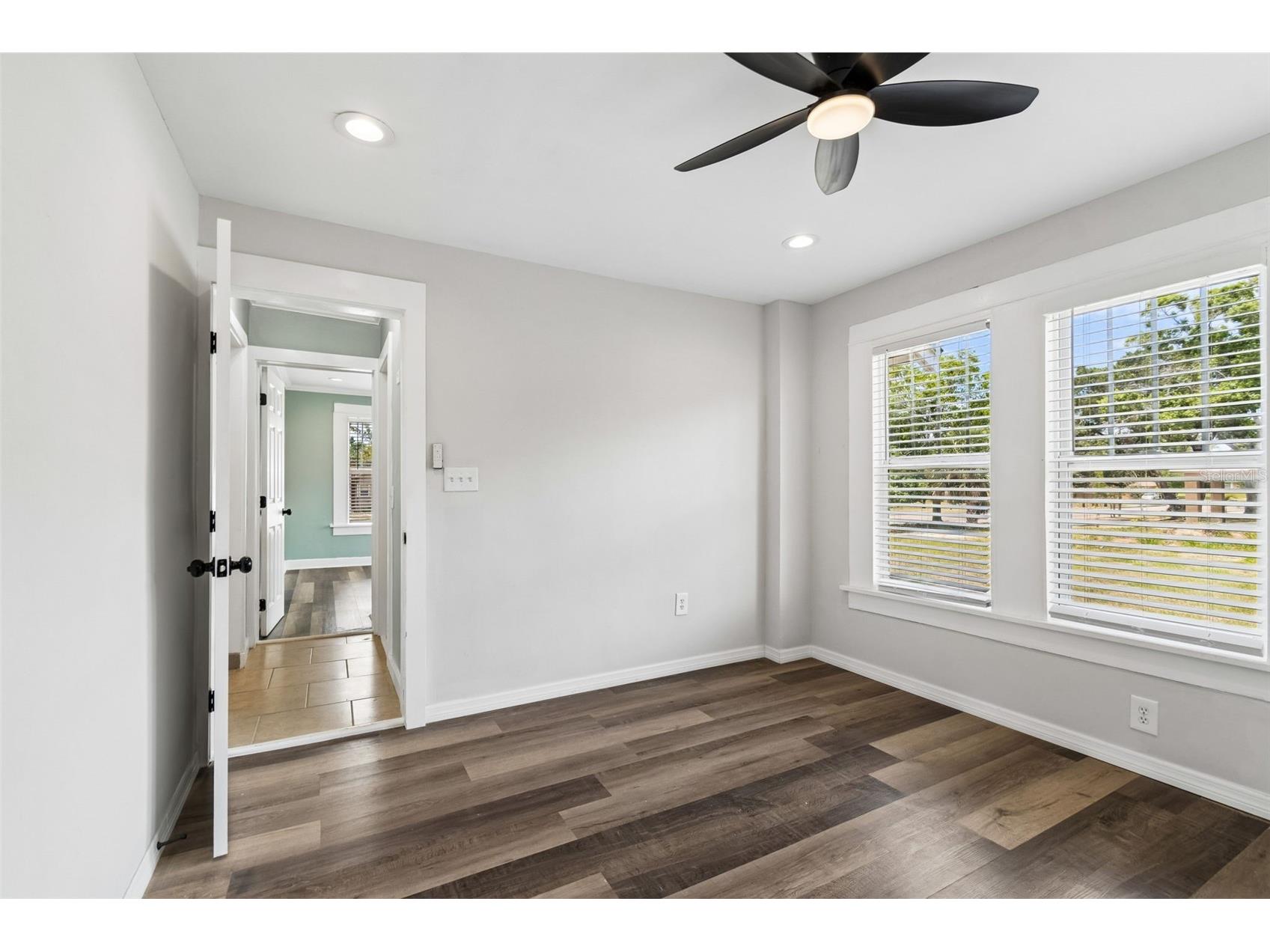 4105 18th Avenue S Saint Petersburg FL 33711 TB8501353 image45