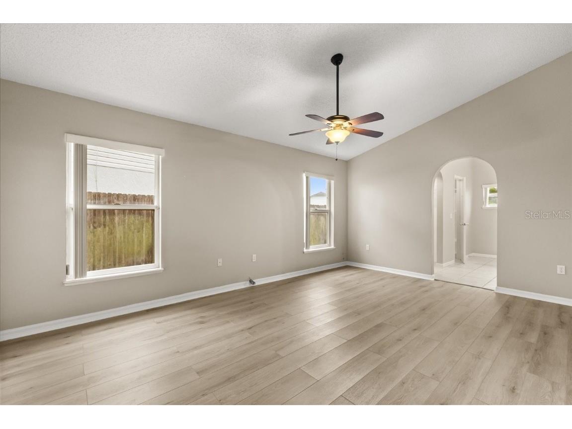 4105 Mendenwood Lane Orlando FL 32826 OM710601 image6