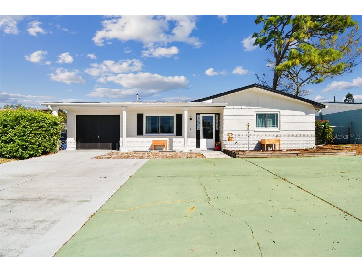 4105 Moog Road Holiday FL 34691 TB8312076 image1