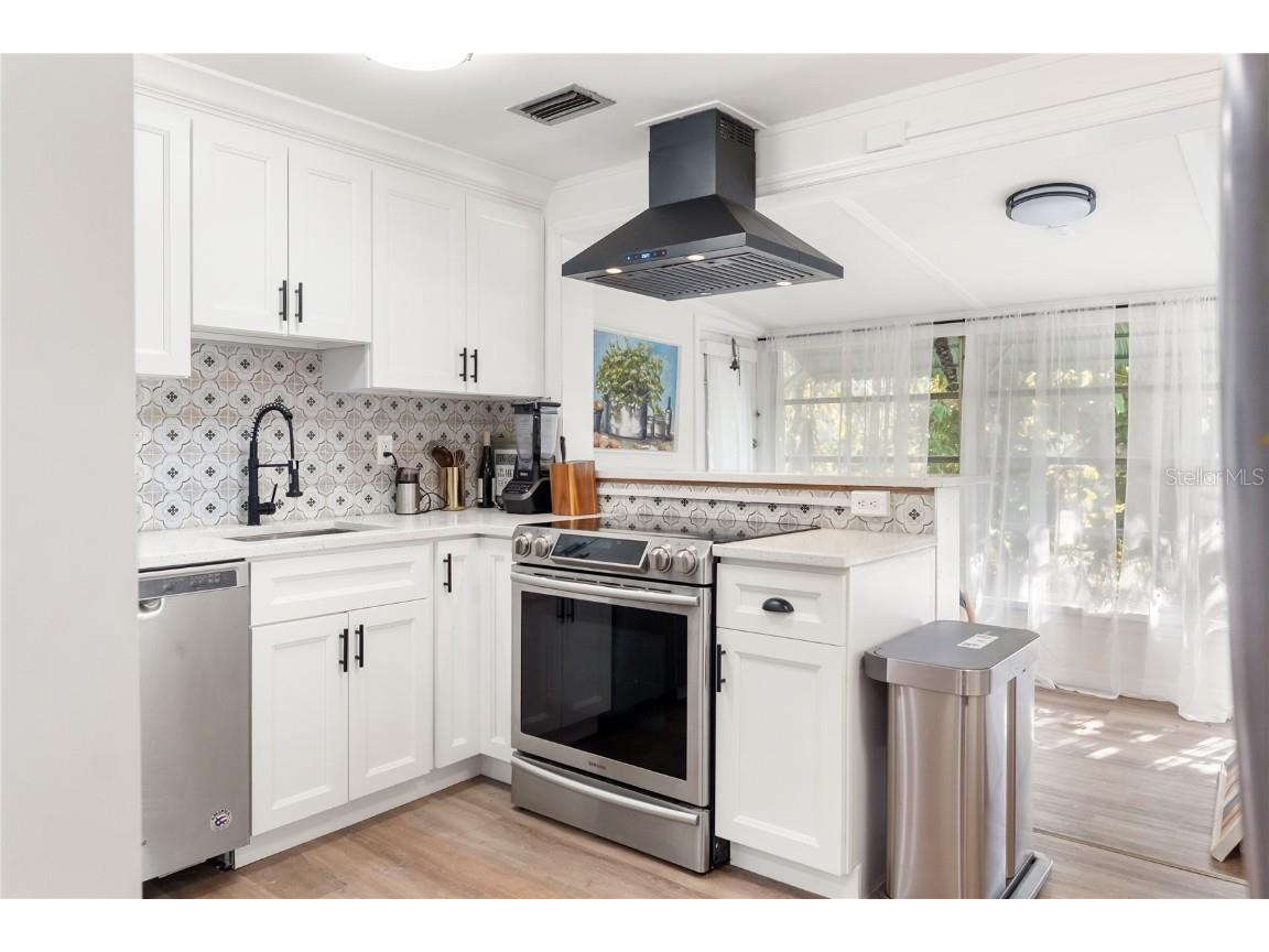 4105 Rockefeller Avenue Sarasota FL 34231 A4676273 image22