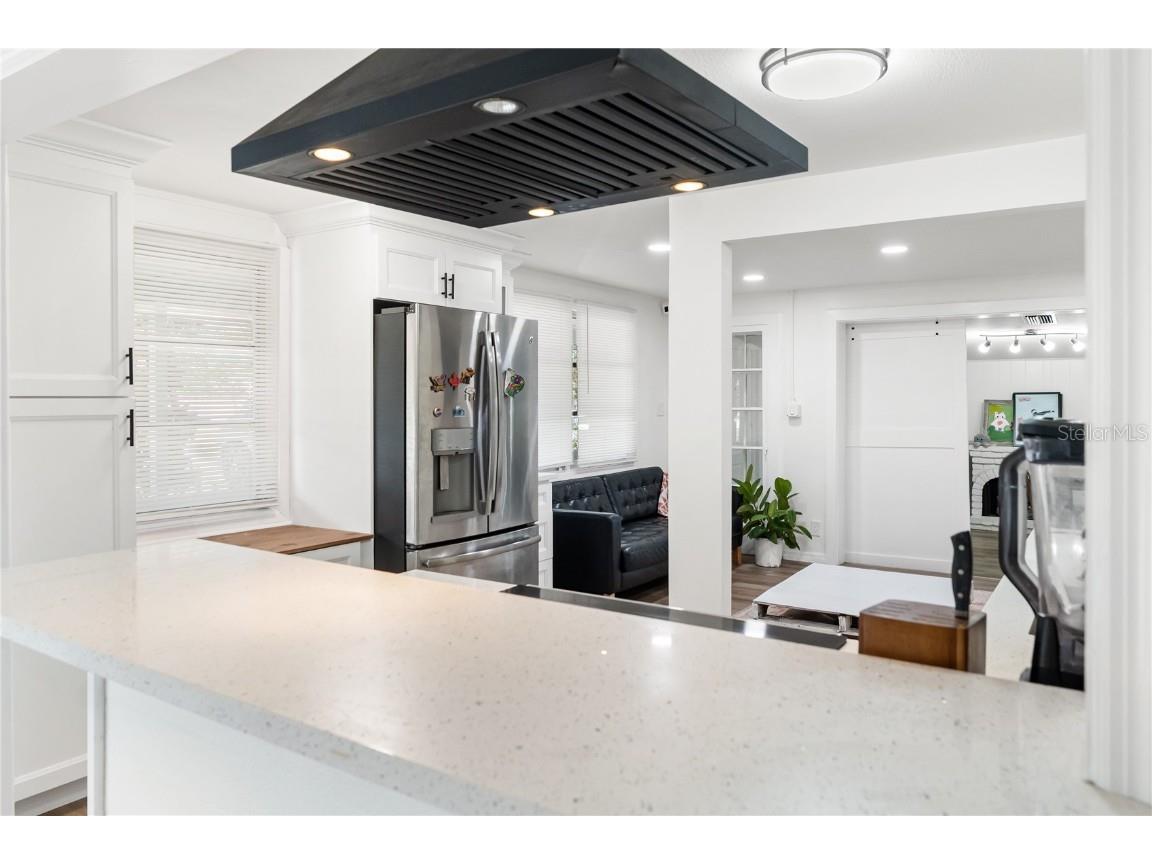 4105 Rockefeller Avenue Sarasota FL 34231 A4676273 image3