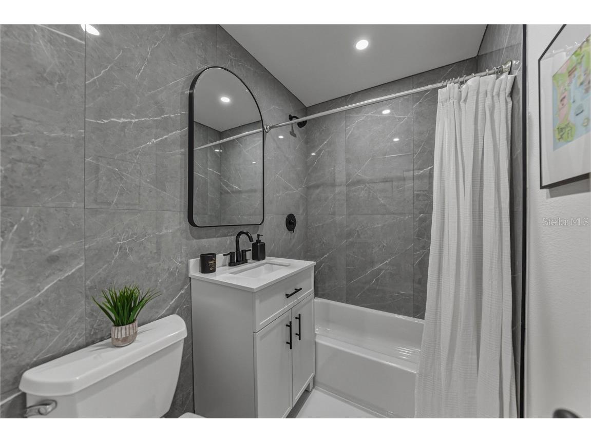 4105 W Bay Villa Avenue Tampa FL 33611 TB8459133 image41