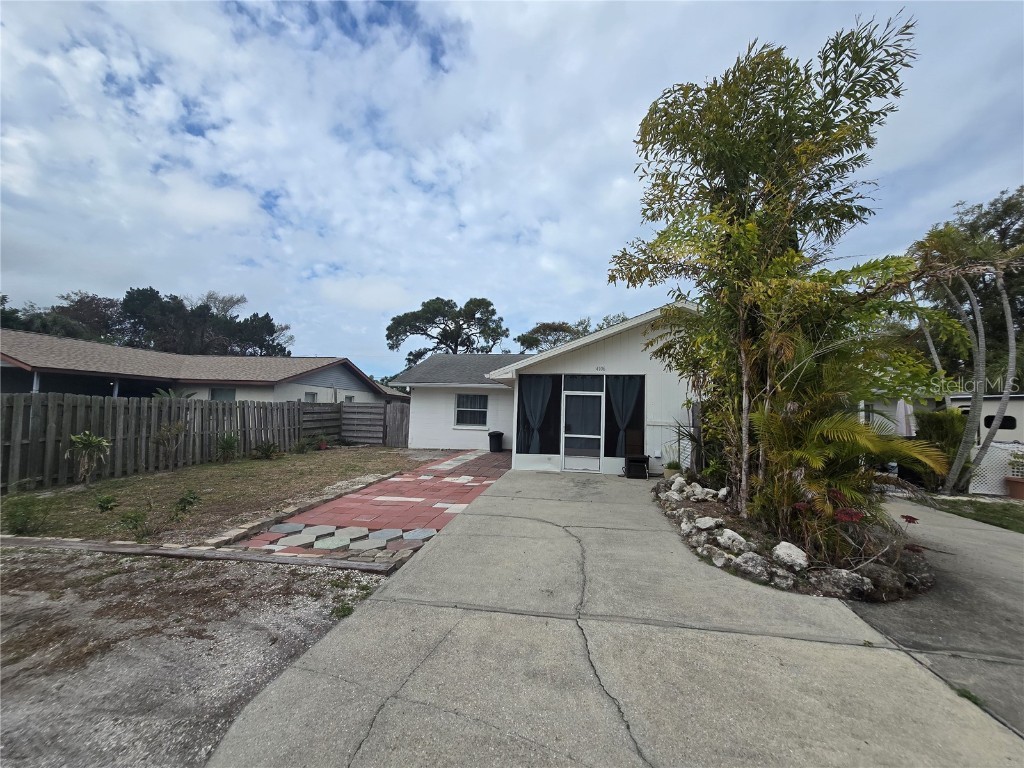4106 76th Street W Bradenton FL 34209 A4611250 image1