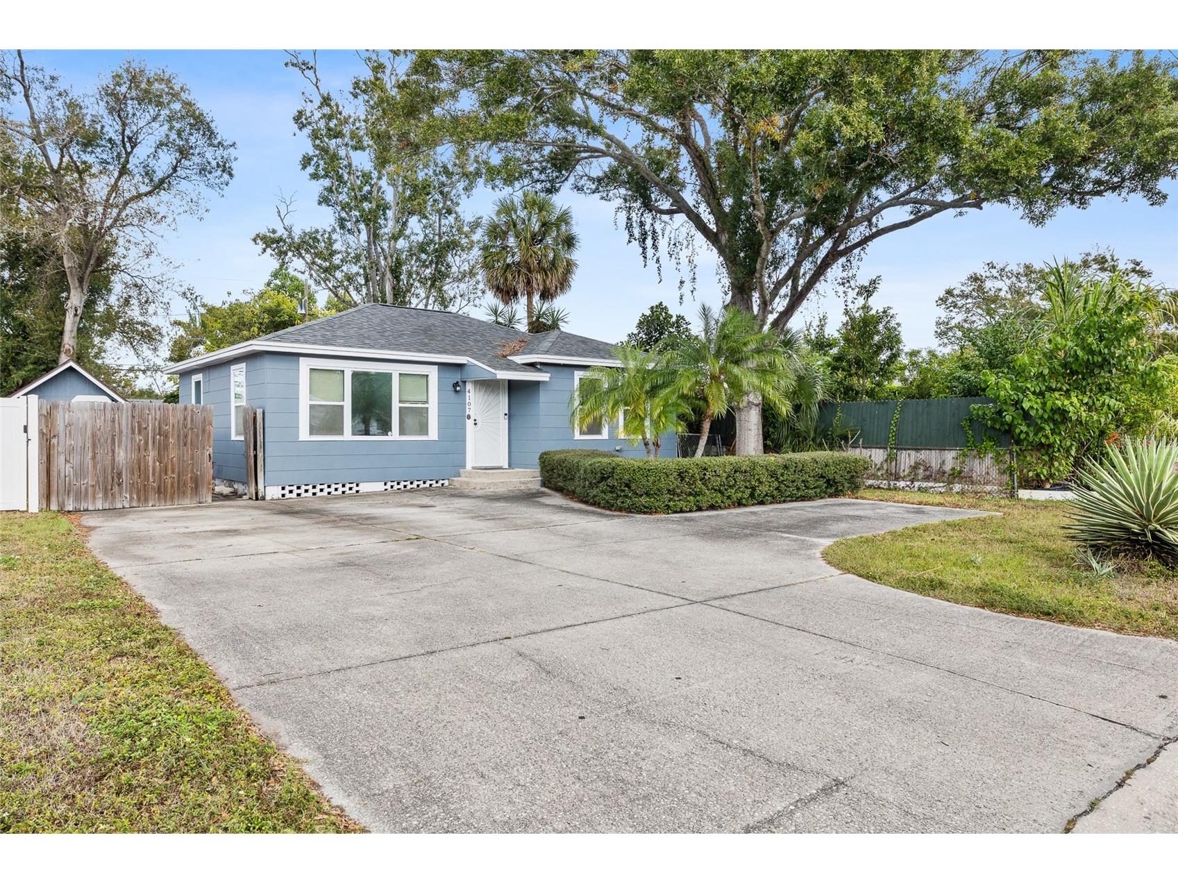 4107 43rd Avenue N Saint Petersburg FL 33714 TB8458420 image1