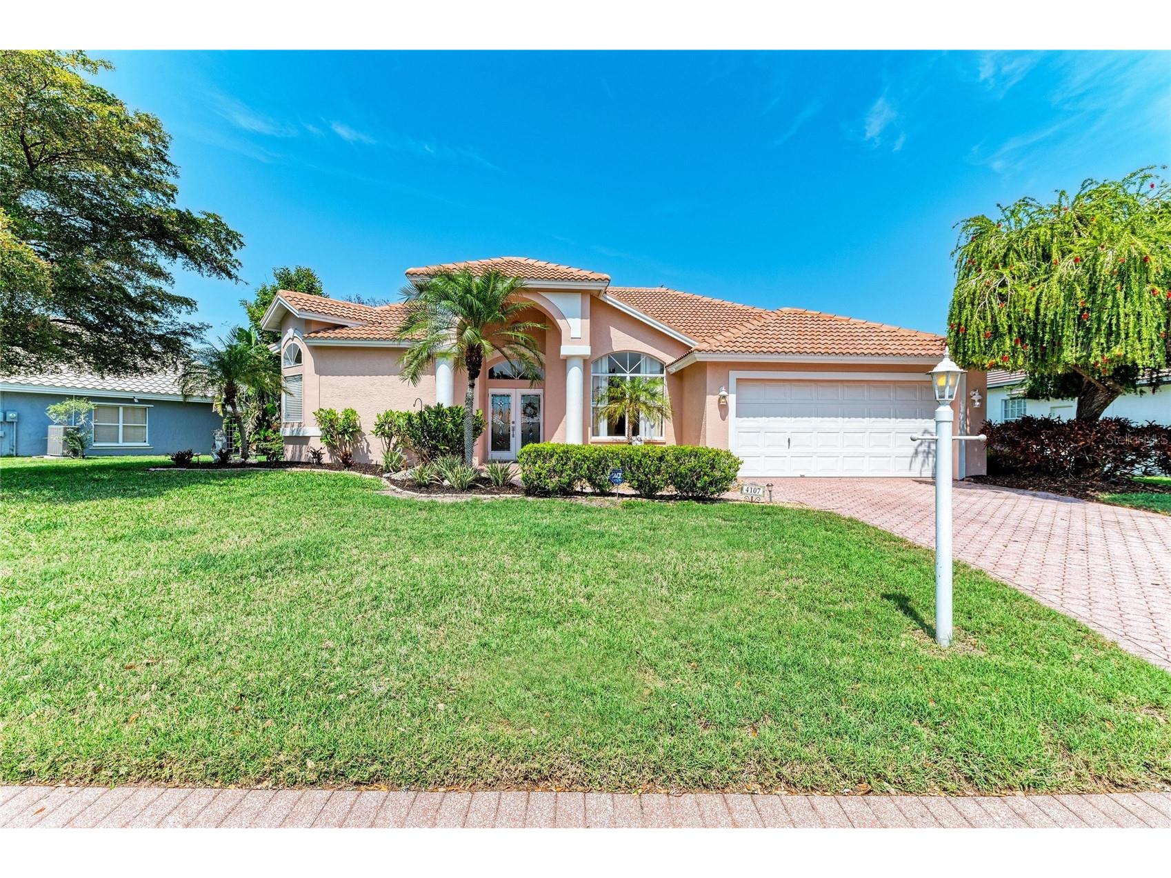 4107 72nd Avenue E Sarasota FL 34243 A4686611 image1