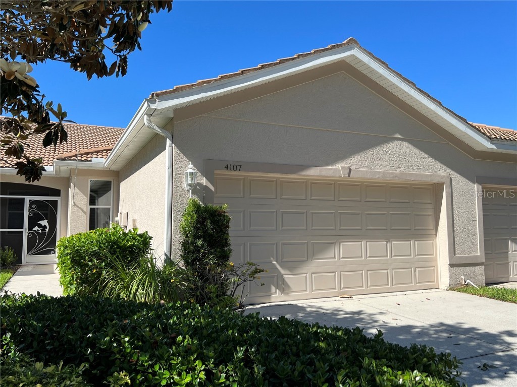 4107 Cascade Falls Drive Sarasota FL 34243 A4567673 image1