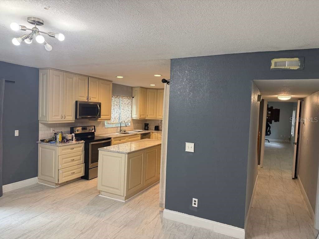 4107 Hudson Way Tampa FL 33618 TB8513672 image5