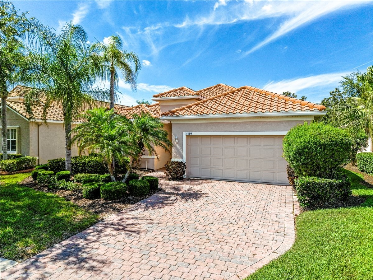 4109 66th Terrace E Sarasota FL 34243 A4693273 image2