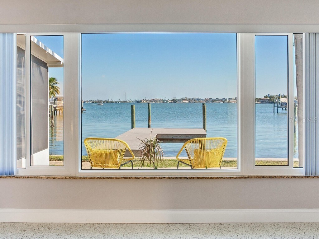 411 161st Avenue Redington Beach FL 33708 - INTRACOASTAL WATERWAY U8220648 image1