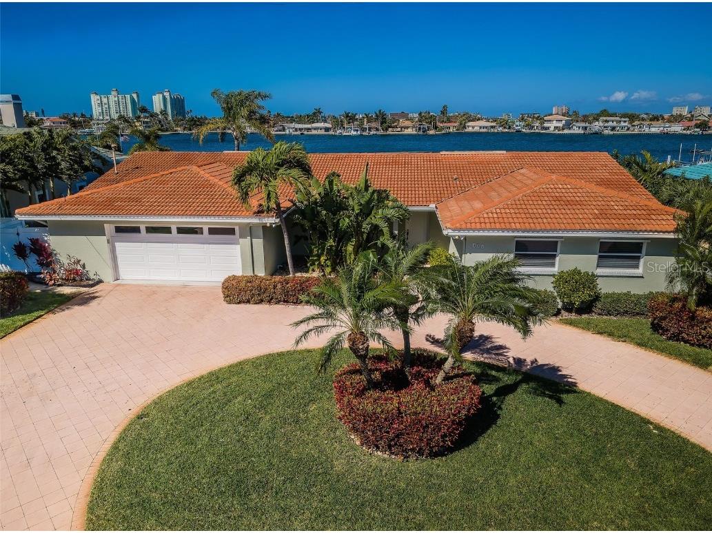 411 55th Avenue Saint Pete Beach FL 33706 - BOCA CIEGA BAY U8229235 image1