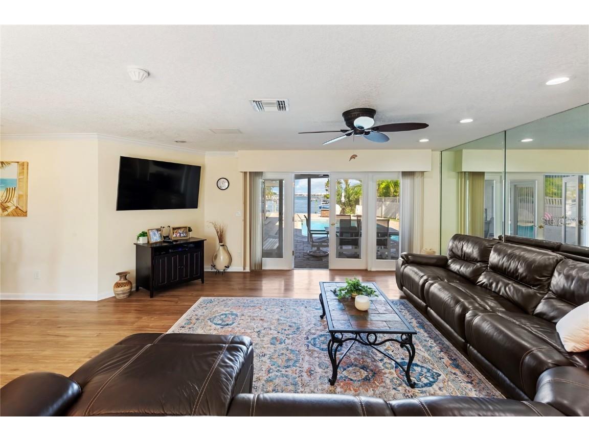 411 Belle Isle Avenue Belleair Beach FL 33786 TB8438769 image10