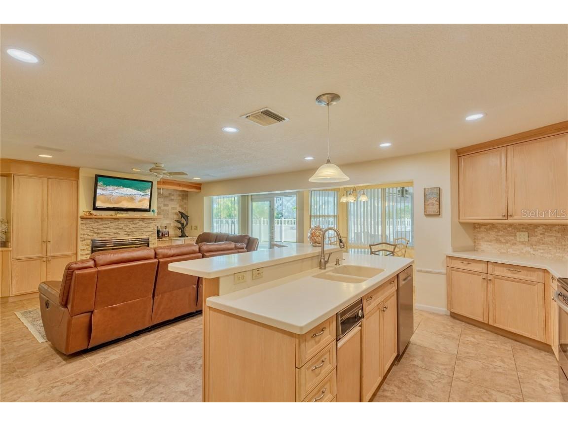 411 Belle Isle Avenue Belleair Beach FL 33786 TB8438769 image22