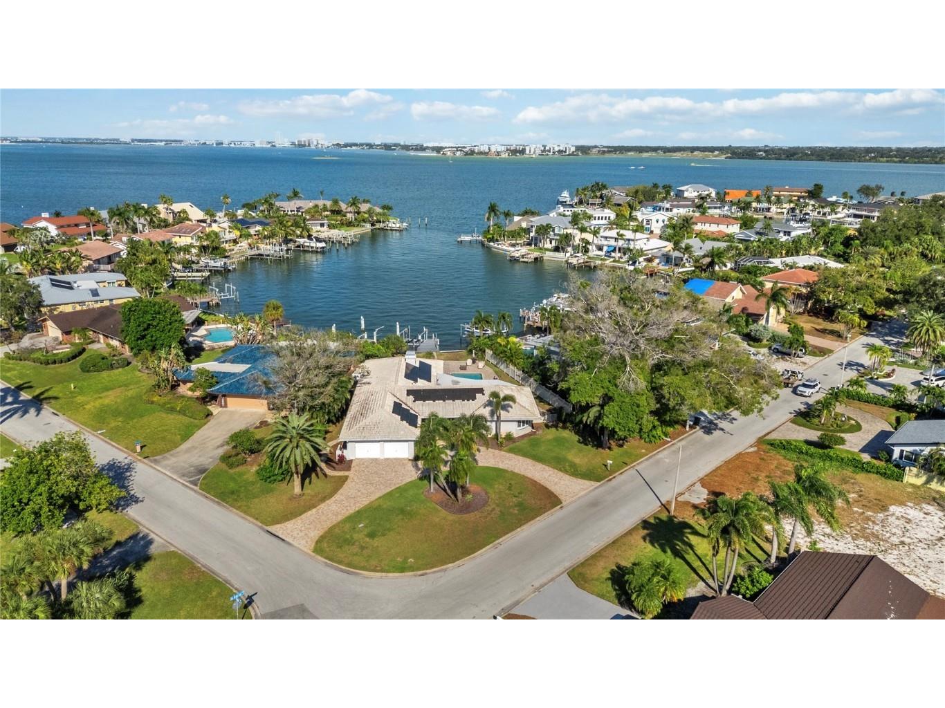 411 Belle Isle Avenue Belleair Beach FL 33786 TB8438769 image3