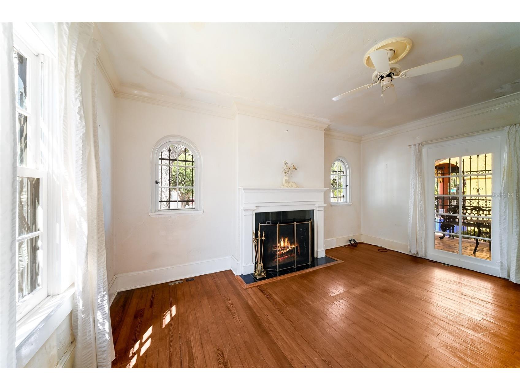411 Burns Court Sarasota FL 34236 A4694679 image5