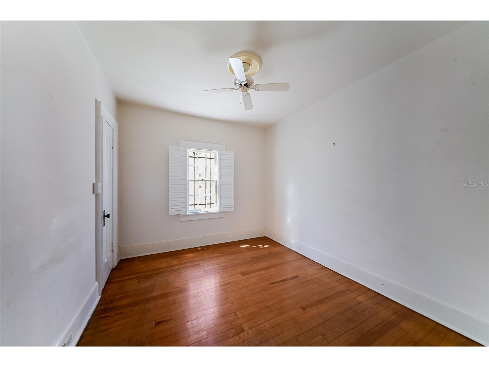 411 Burns Court Sarasota FL 34236 A4694679 image7
