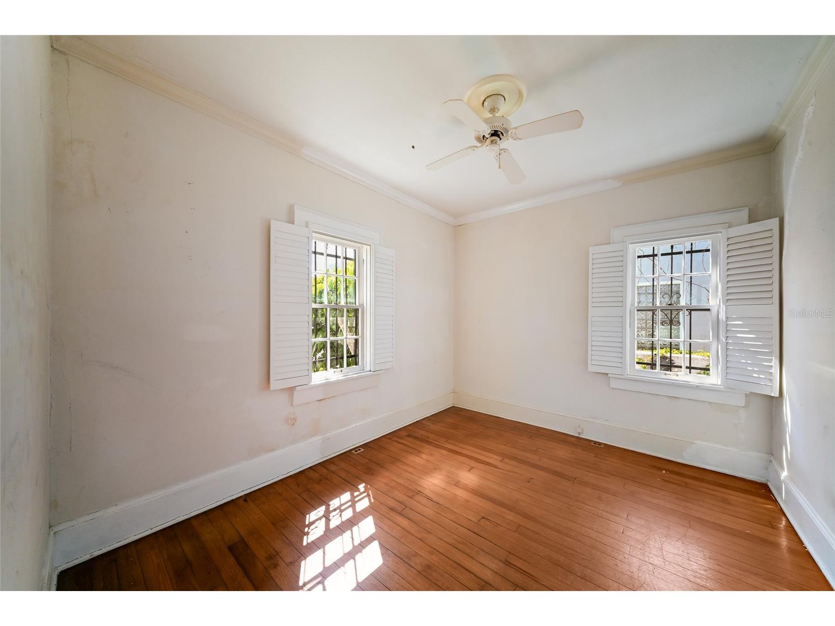 411 Burns Court Sarasota FL 34236 A4694679 image8